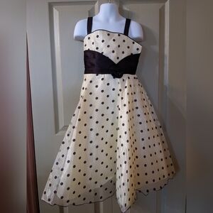 New with Tags Classic Fashion Party, wedding, baptism, Easter, T11